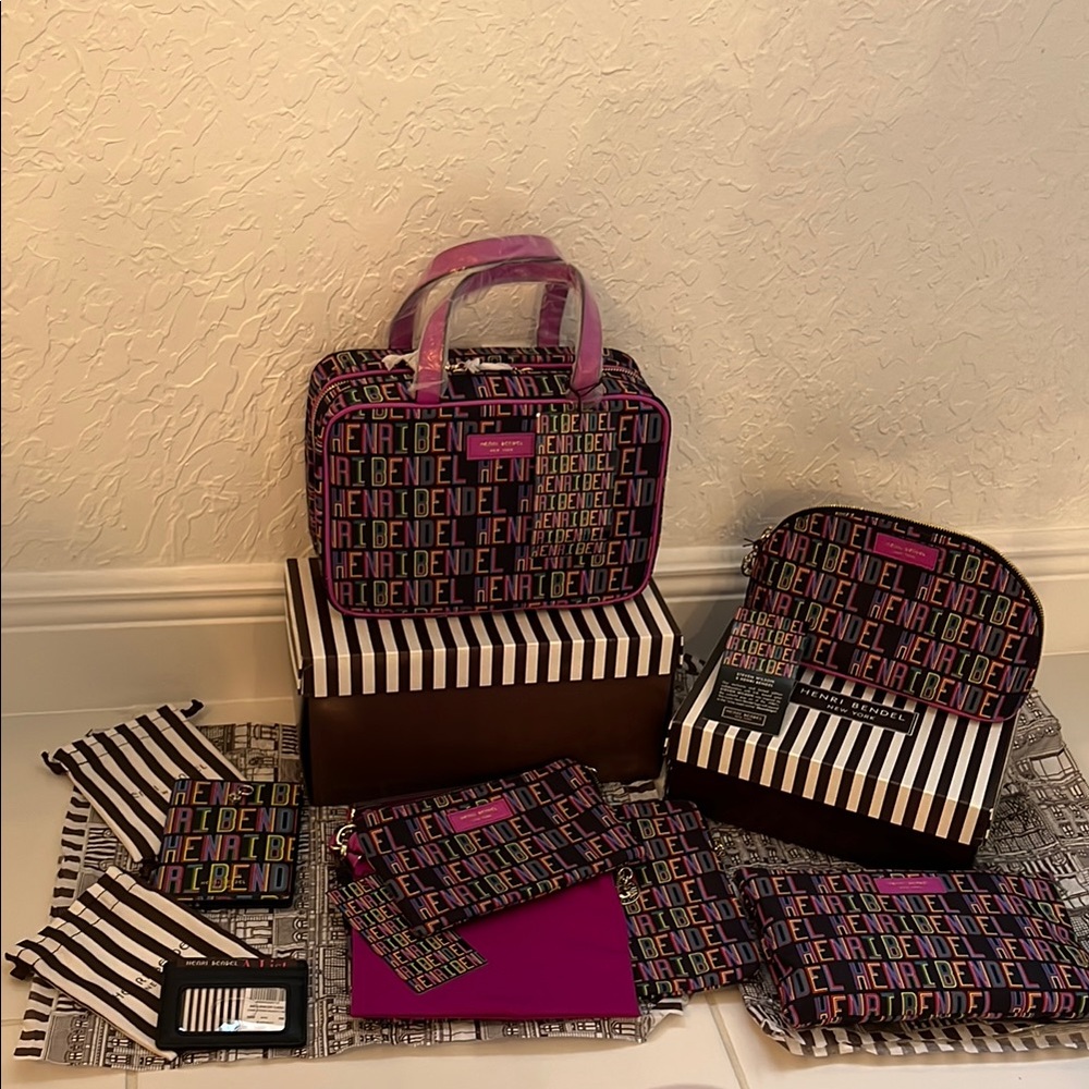 HENRY BENDEL DESIGNER STEVEN WILSON POP ART TRAVEL COLLECTION-NEW